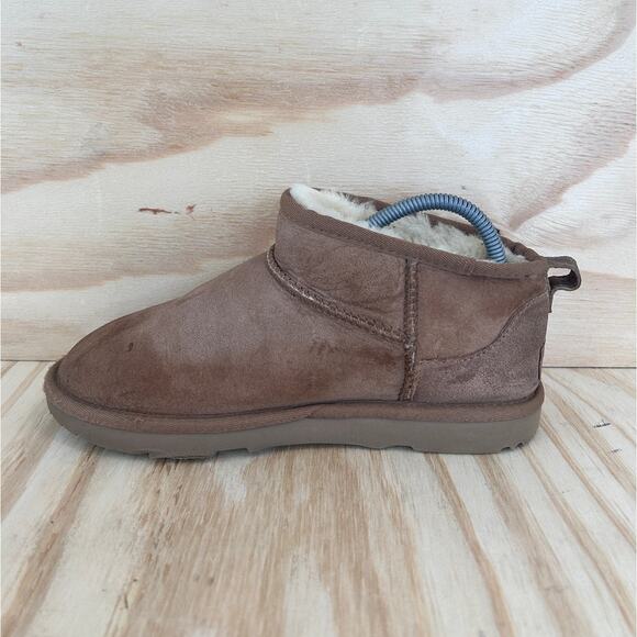 UGG Australia - Classic Ultra Mini - Boots - Brown - Women's - 7 - S/N 1130750K - Picture 4 of 10